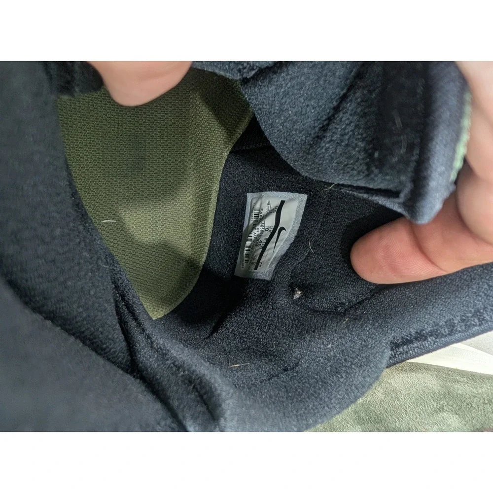 Nike phenomenal pin